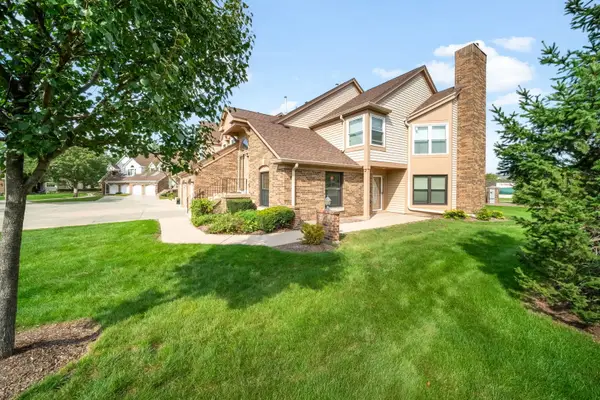 2 Willow Parkway, Buffalo Grove, IL 60089