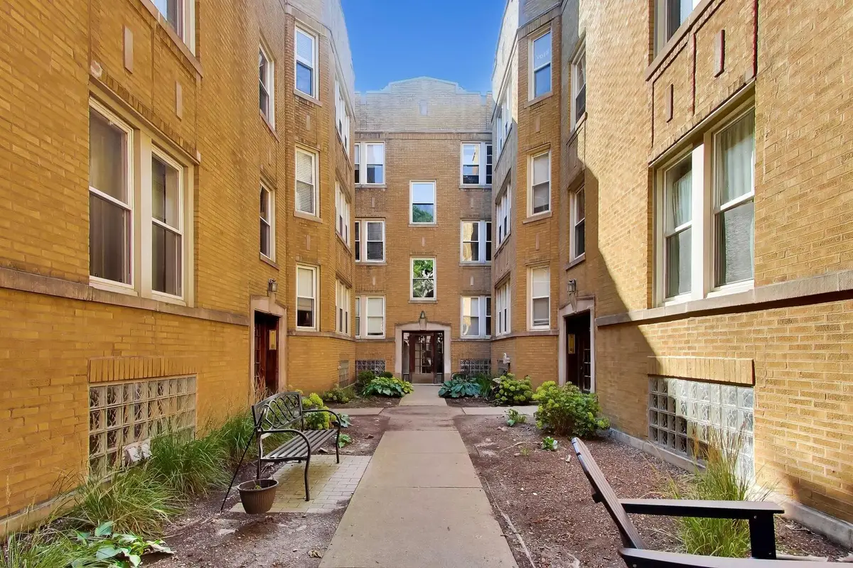 3406 N Bell Avenue #2, Chicago, IL 60618 - #1