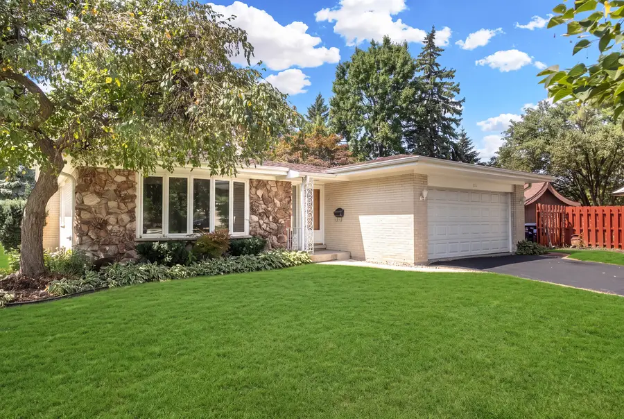 250 Shannon Court, Des Plaines, IL 60016 - #2