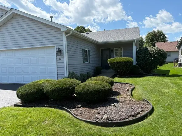 32 S Juniper Drive, North Aurora, IL 60542
