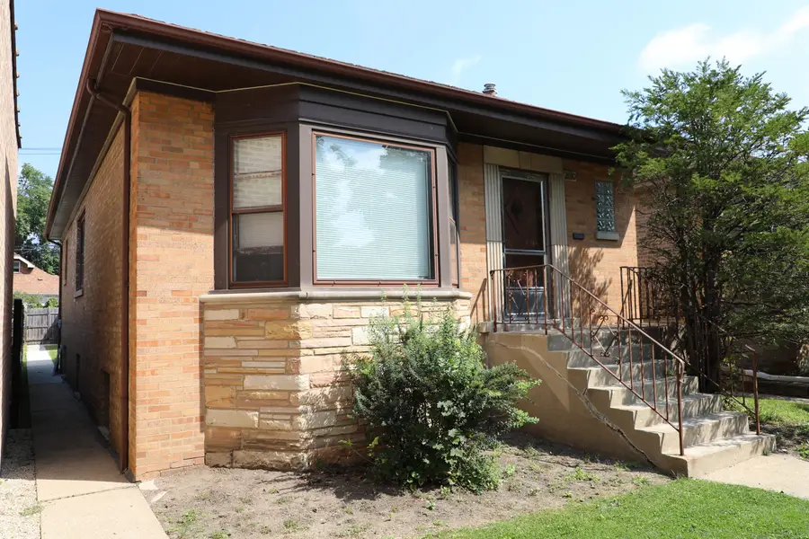 2530 W Pratt Boulevard, Chicago, IL 60645 - #2