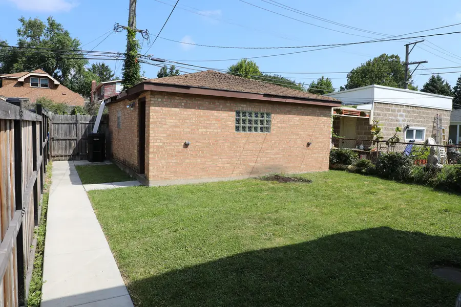 2530 W Pratt Boulevard, Chicago, IL 60645 - #3