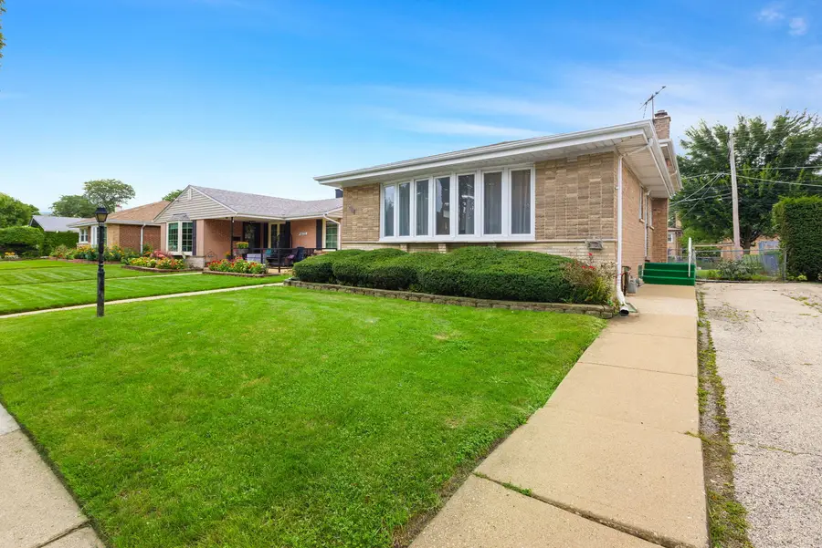 4639 Howard Street, Skokie, IL 60076 - #2