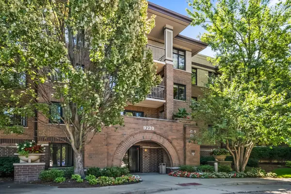 9220 E Prairie Road #306B, Evanston, IL 60203