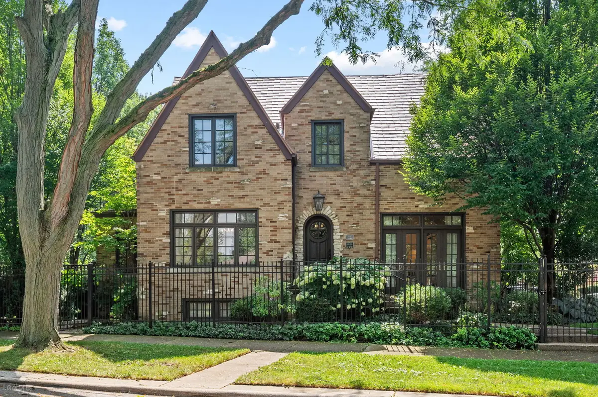 3045 W Ardmore Avenue, Chicago, IL 60659 - #1