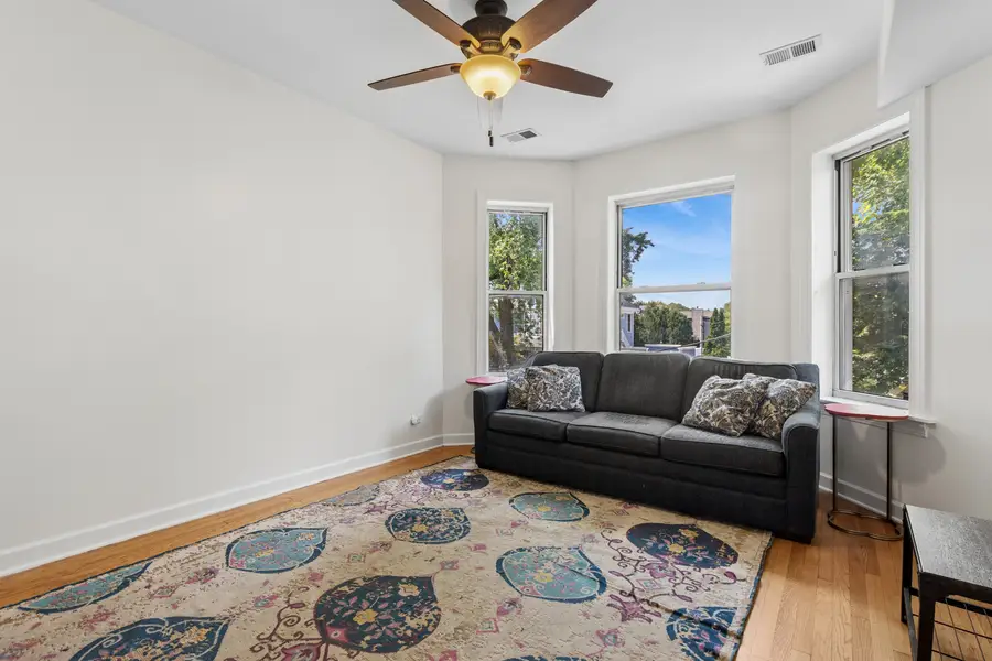 3649 N Wolcott Avenue #2, Chicago, IL 60613 - #3