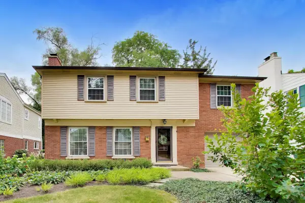 412 S Banbury Road, Arlington Heights, IL 60005