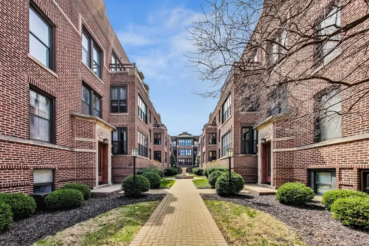 747 W Cornelia Avenue #N1, Chicago, IL 60657 - #1