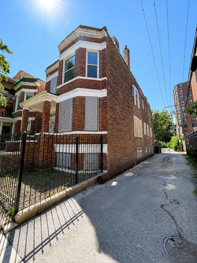6018 S Eberhart Avenue, Chicago, IL 60637 - #2