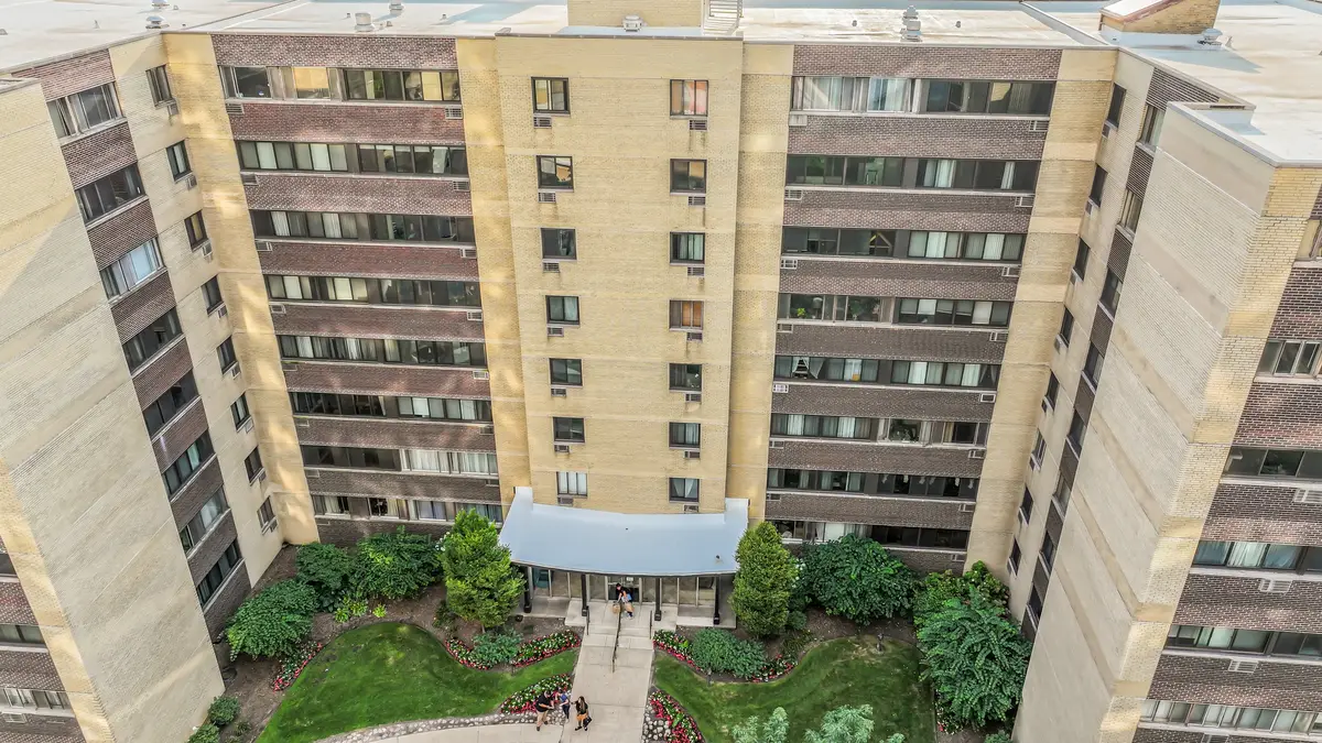 6300 N Sheridan Road #802, Chicago, IL 60660 - #1