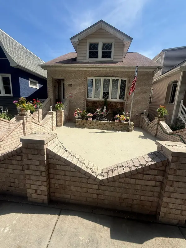 5117 N Kolmar Avenue, Chicago, IL 60630