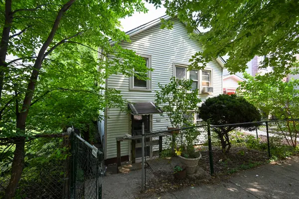 2638 W Medill Avenue, Chicago, IL 60647