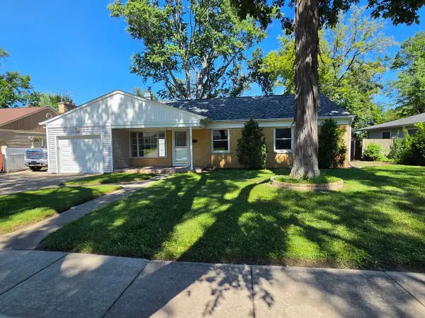 21 Crestview Terrace, Buffalo Grove, IL 60089