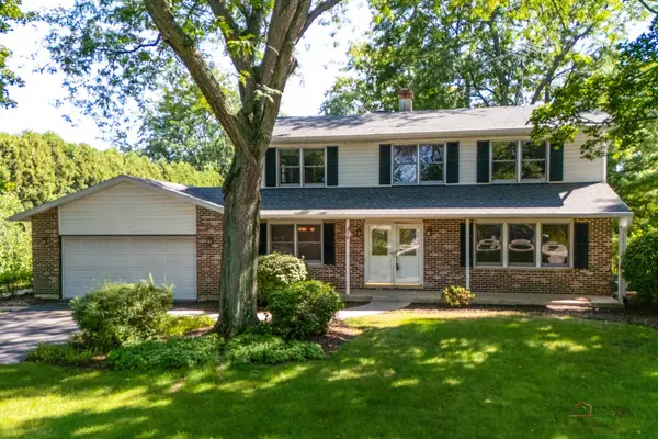 19665 W Hawthorne Boulevard, Mundelein, IL 60060