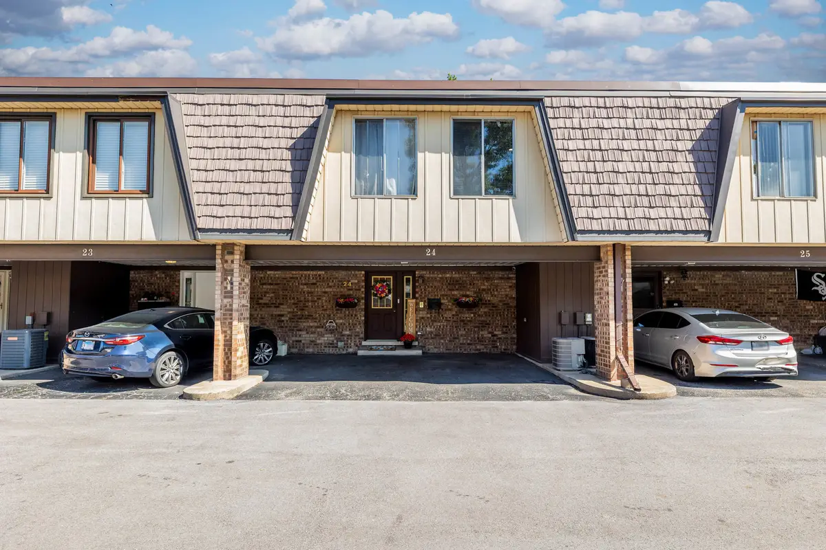 24 Cour Madeleine Court, Palos Hills, IL 60465 - #1