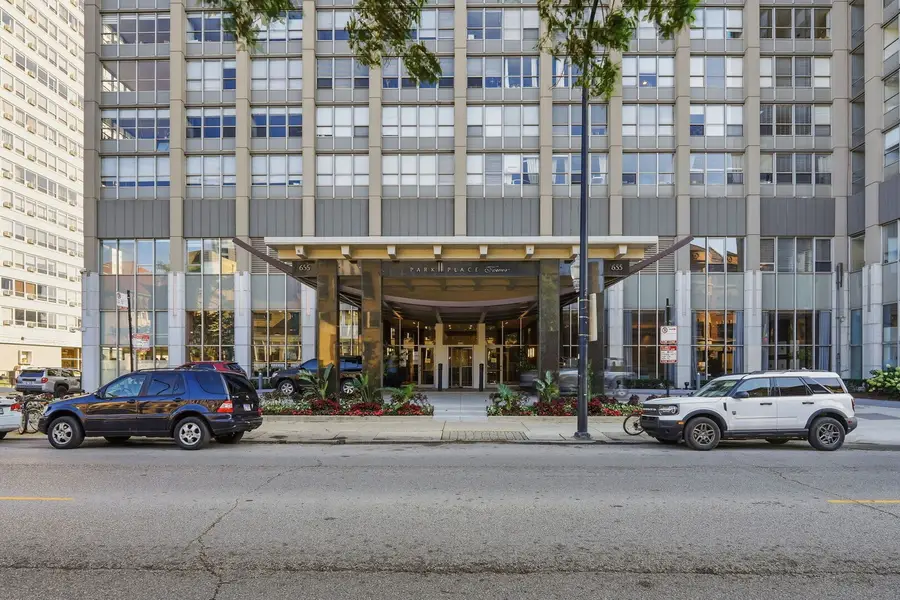 655 W Irving Park Road #3404, Chicago, IL 60613 - #2