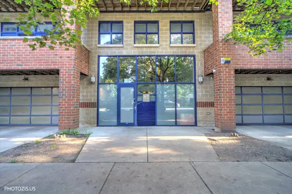 2251 W St Paul Avenue #3C, Chicago, IL 60647