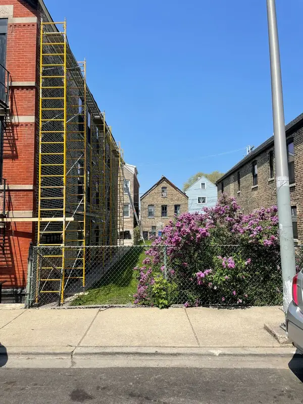 924 W 32nd Place, Chicago, IL 60608