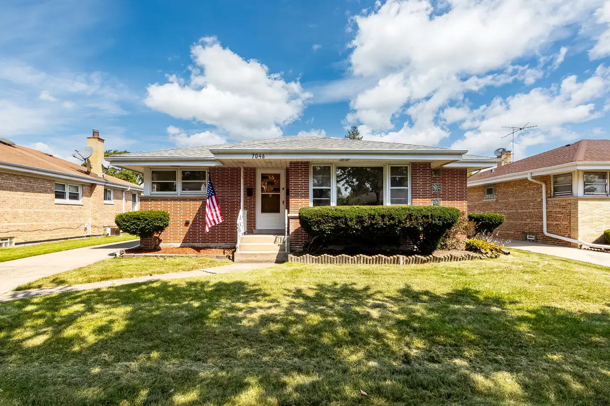 7046 W Cleveland Street, Niles, IL 60714 - #1
