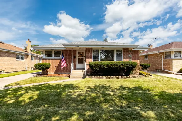 7046 W Cleveland Street, Niles, IL 60714
