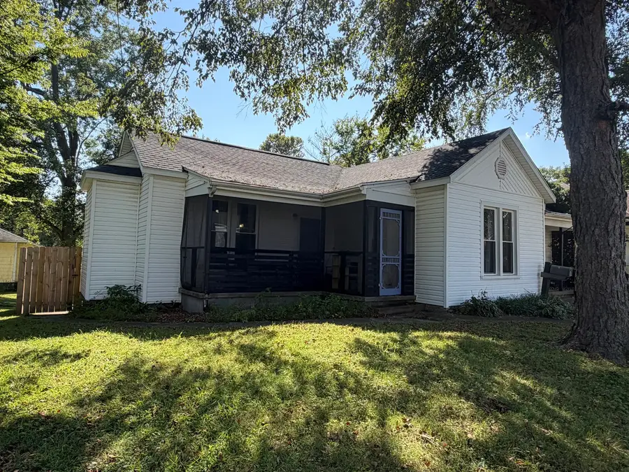 312 E 4th Street, Metropolis, IL 62960 - #3