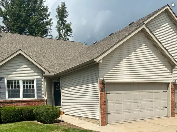 19 Crystal Court, Bloomington, IL 61704
