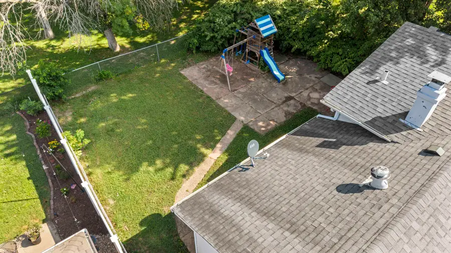 654 E 32nd Street, Davenport, IA 52803 - #3