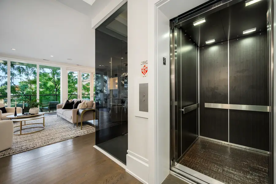 2040 N Damen Avenue #2, Chicago, IL 60647 - #2