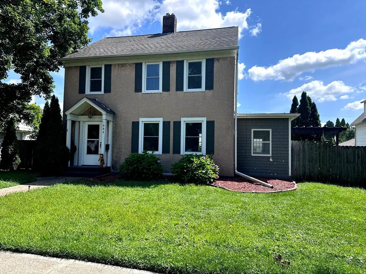 1005 3rd Street, Clinton, IA 52732 - #1