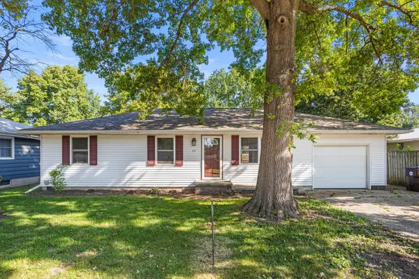 27 Elmwood Drive, Fisher, IL 61843