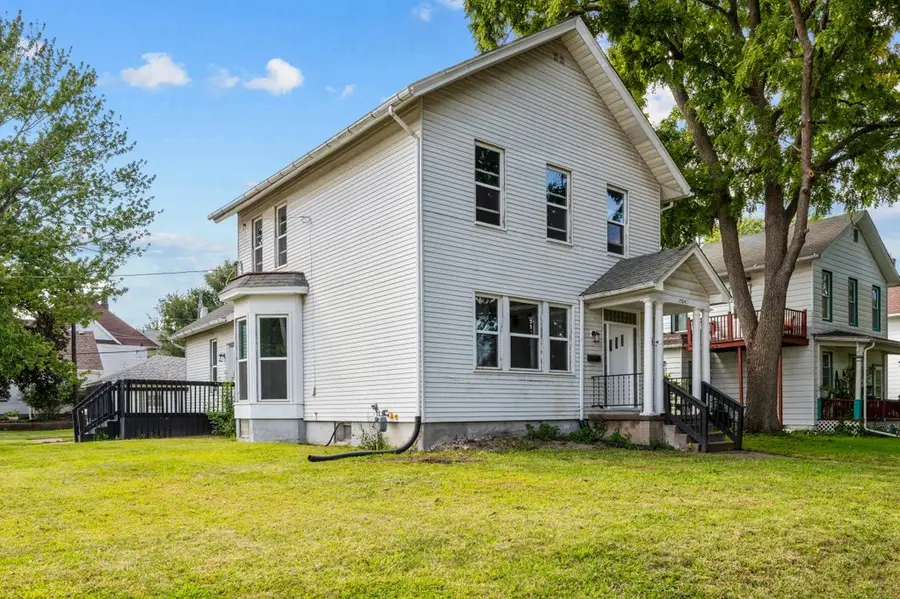 1504 Pershing Avenue, Davenport, IA 52803 - #2