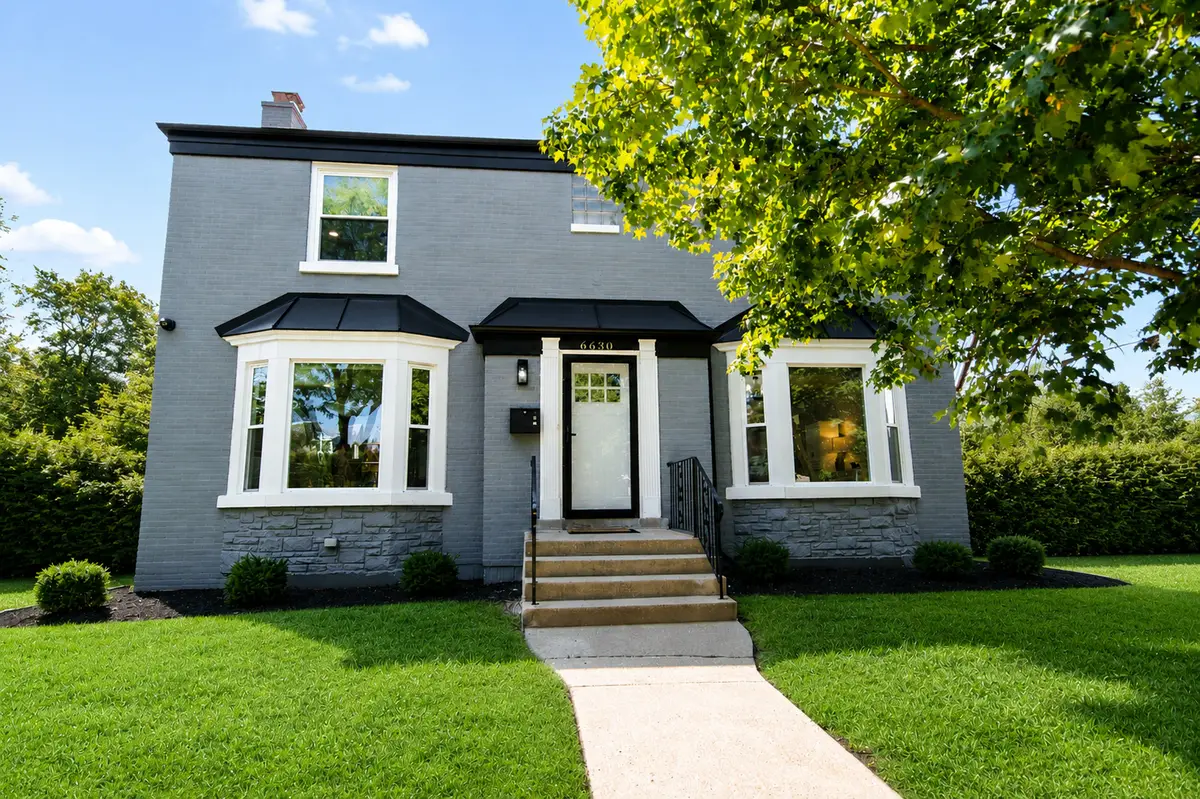 6630 N Trumbull Avenue, Lincolnwood, IL 60712 - #1