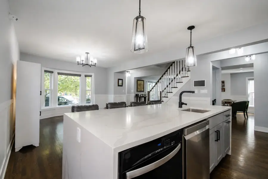 6630 N Trumbull Avenue, Lincolnwood, IL 60712 - #3