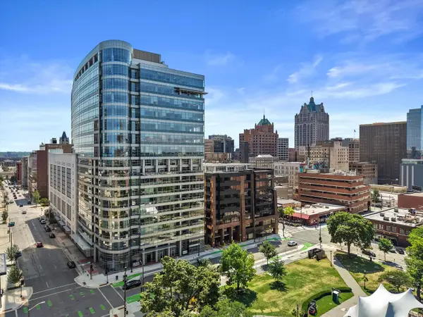 545 E Wells Street #802, Milwaukee, WI 53203