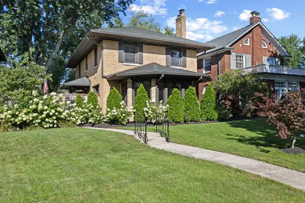 843 N Oak Park Avenue, Oak Park, IL 60302
