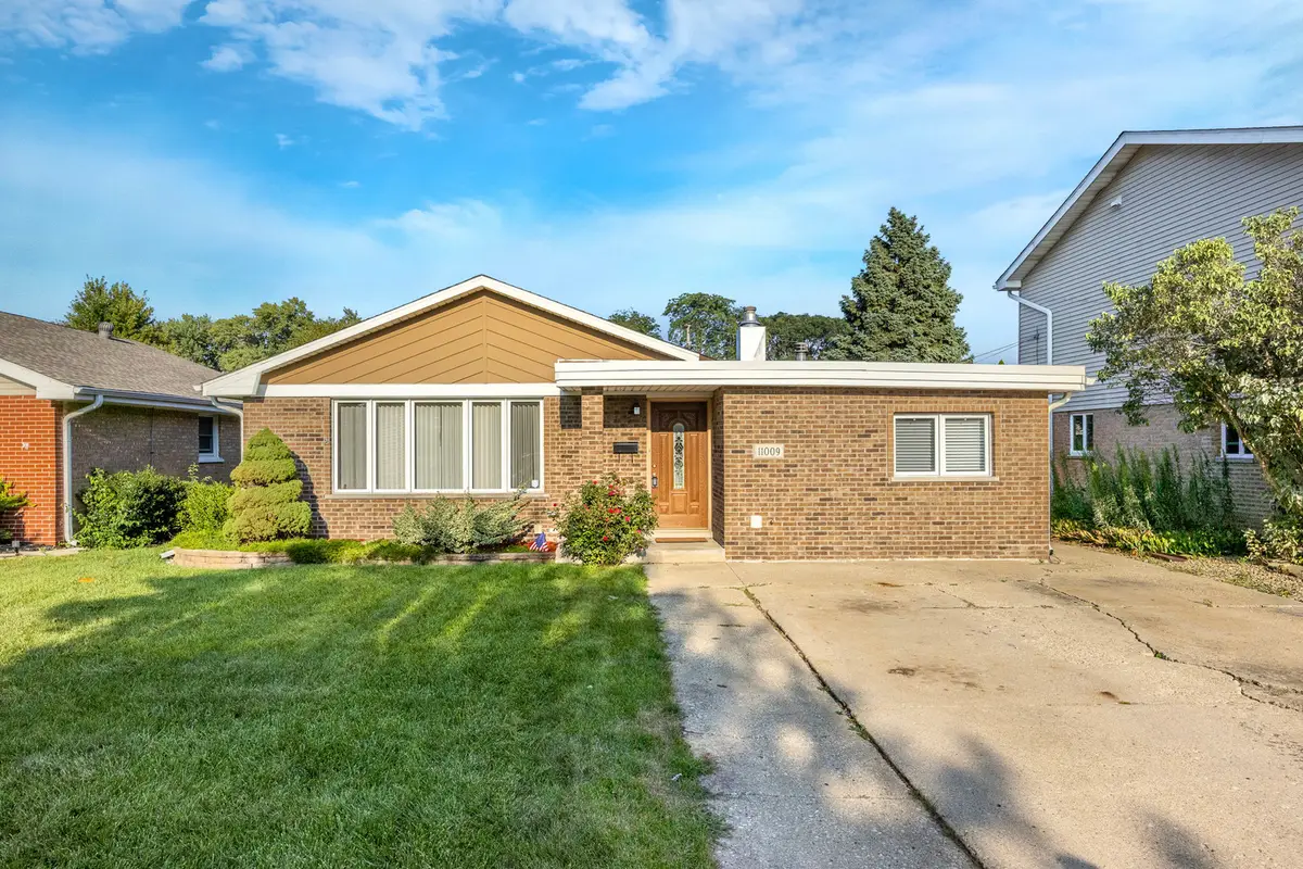 11009 S Mansfield Avenue, Chicago Ridge, IL 60415 - #1