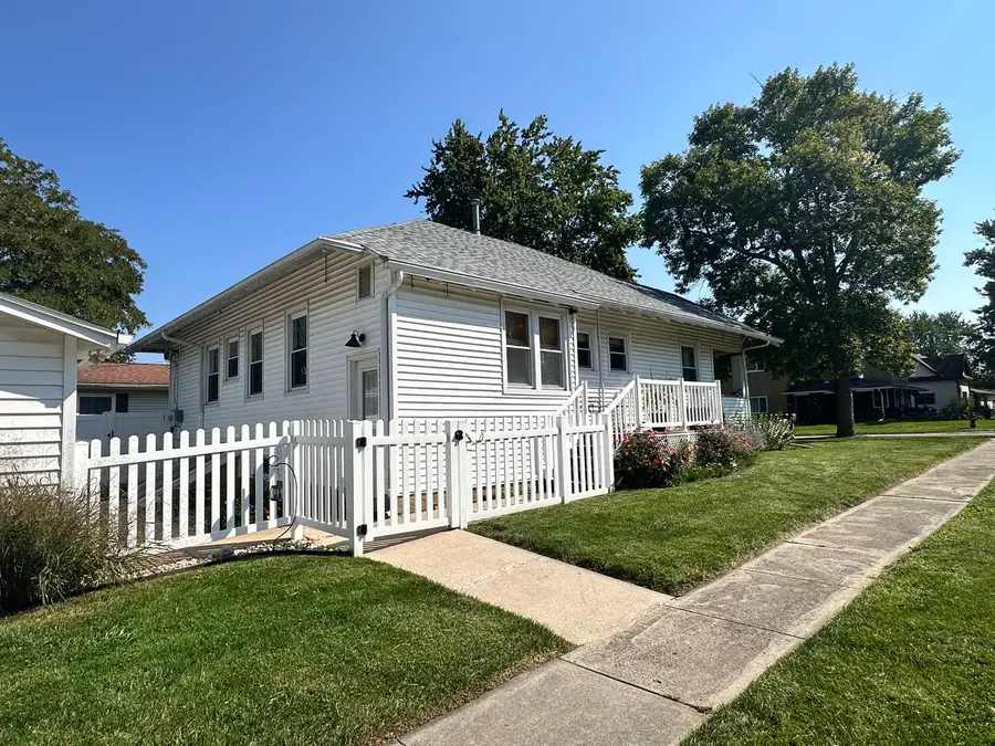 218 S Chestnut Street, Shannon, IL 61078 - #2
