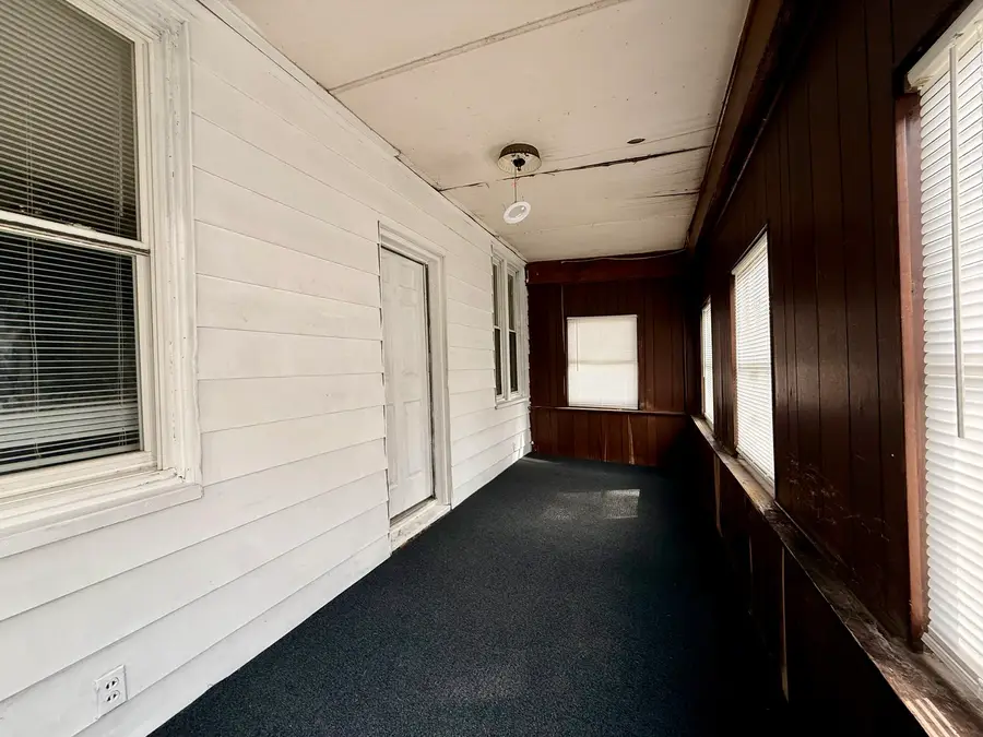 504 S East Street, Clinton, IL 61727 - #2
