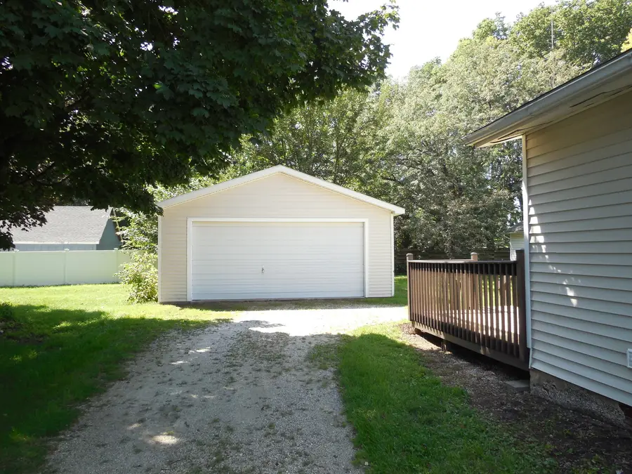 318 W Peru Street, Princeton, IL 61356 - #3