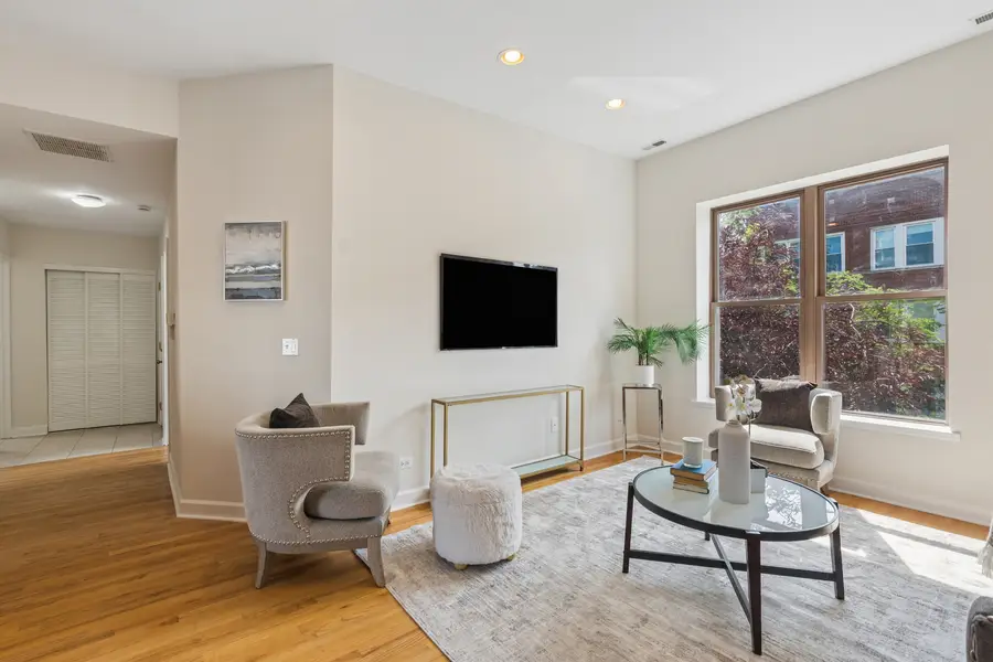3222 W Sunnyside Avenue #2E, Chicago, IL 60625 - #3