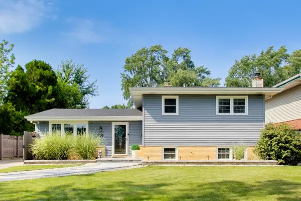 296 Springfield Terrace, Des Plaines, IL 60018