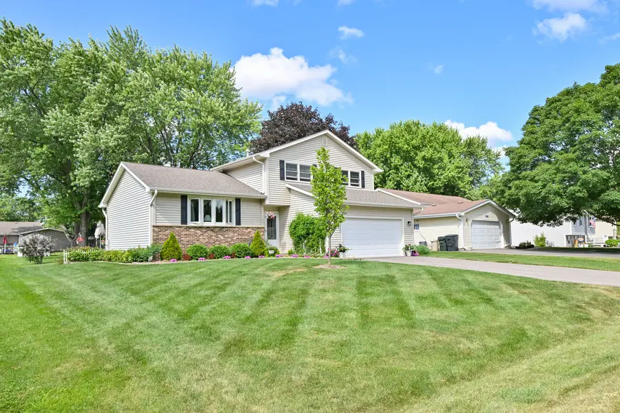 2109 Fairfield Road, Lindenhurst, IL 60046 - #2