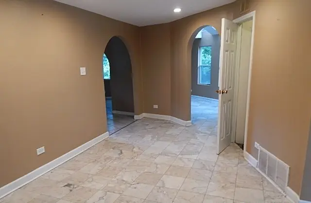 Address Withheld By Seller, Palatine, IL 60067 - #3