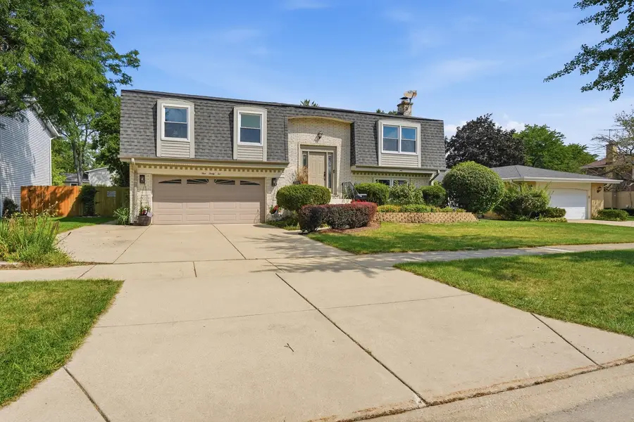 132 W King Arthur Court, Palatine, IL 60067 - #2