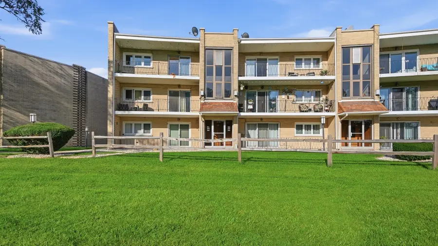9510 S 86th Avenue #305, Hickory Hills, IL 60457 - #2