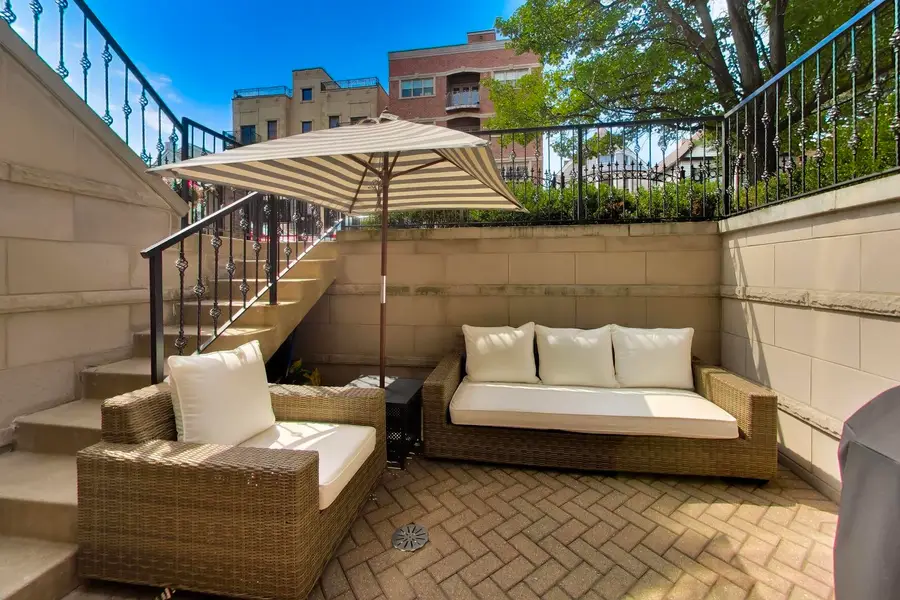 Address Withheld By Seller, Chicago, IL 60613 - #3
