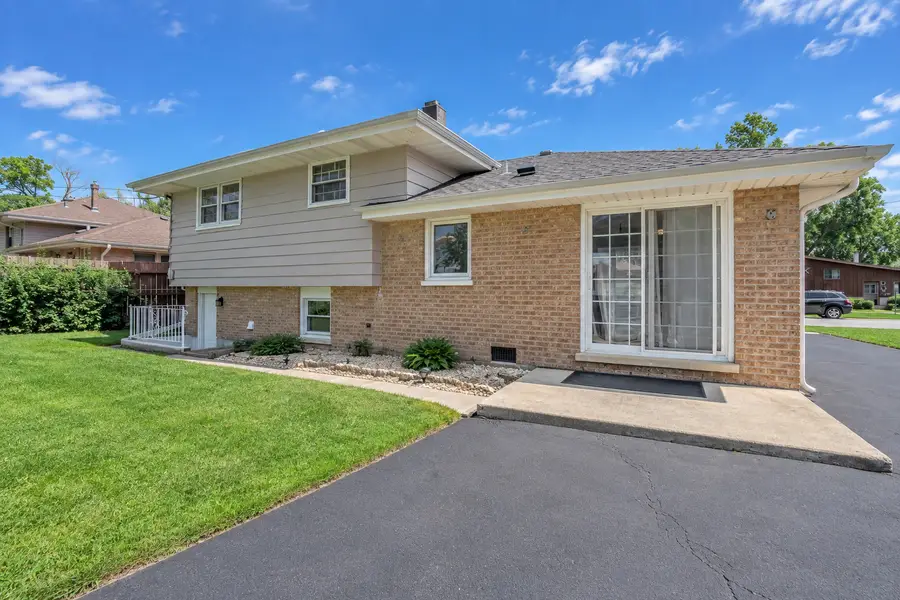 10808 S Rutherford Avenue, Worth, IL 60482 - #3