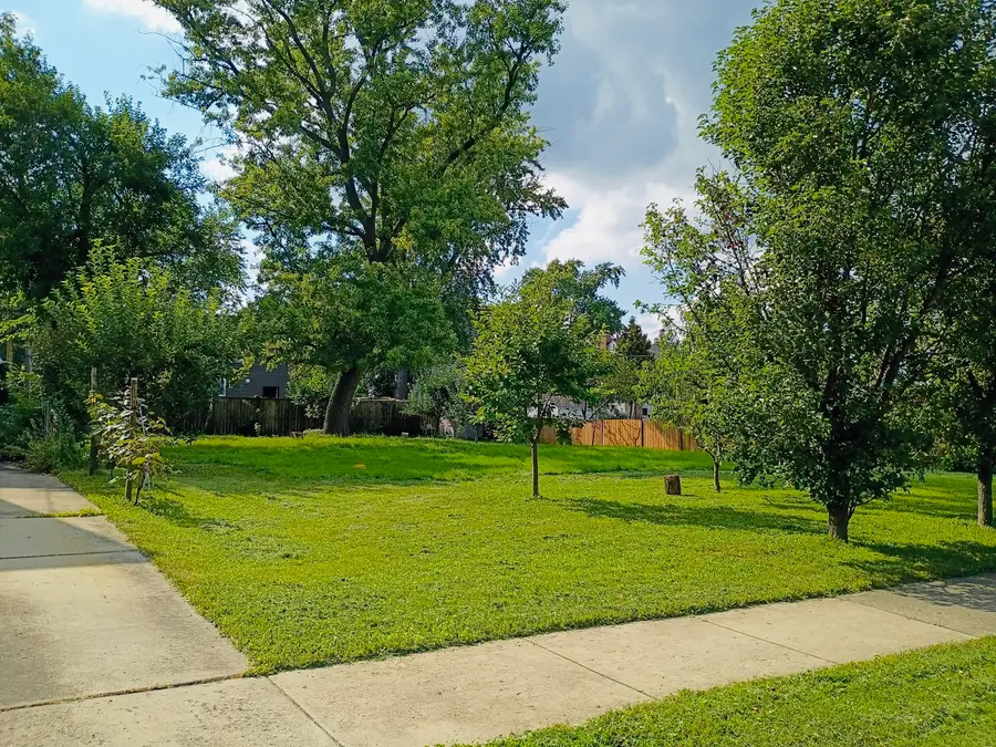 290 Woodbridge Road, Des Plaines, IL 60016 - #3