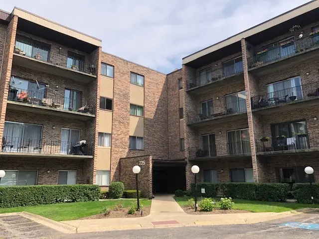 725 W Huntington Commons Road #401, Mount Prospect, IL 60056 - #1
