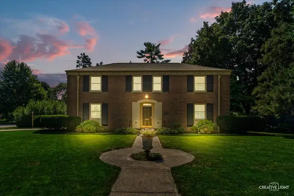 1434 W Downer Place, Aurora, IL 60506